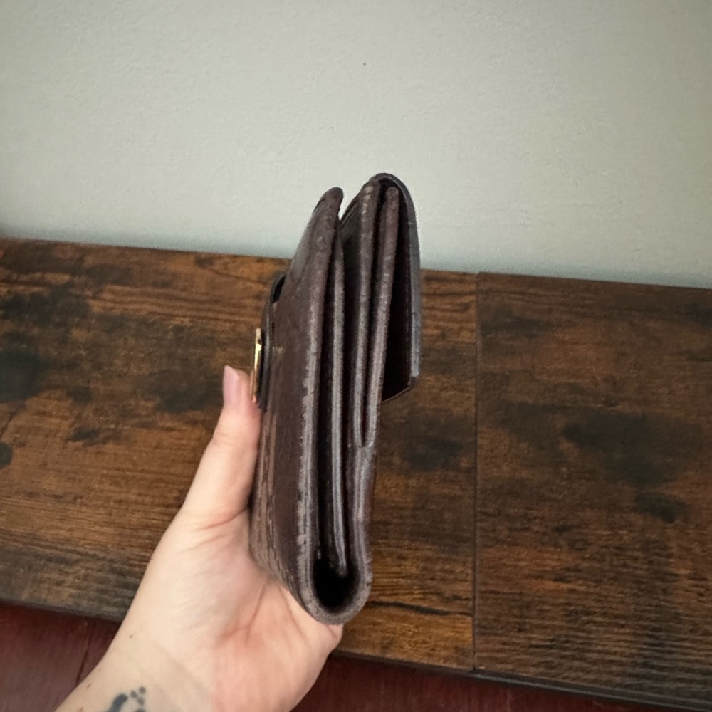 Gucci Dark Brown Leather Wallet with Gold Heart Detail - Picture 3 of 6